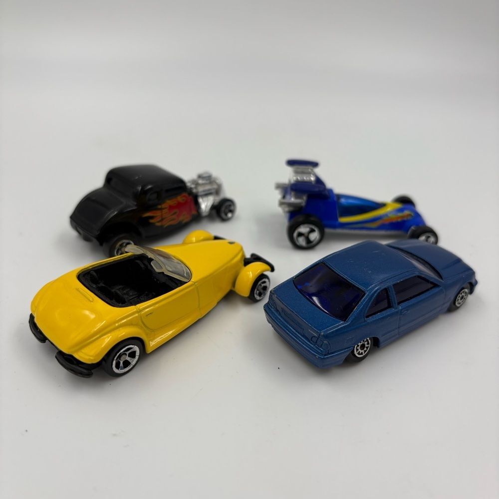 Vintage Maisto Ford, Plymouth, BMW and Mozkeeto Diecast Car Bundle - Picture 2 of 7